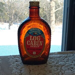 Vintage bi-centennial log Cabin 1776-1976 syrup bottle